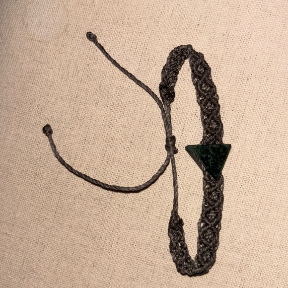 Handmade Triangle Jade Stone Macrame Adjustable Bracelet - Picture 5 of 8